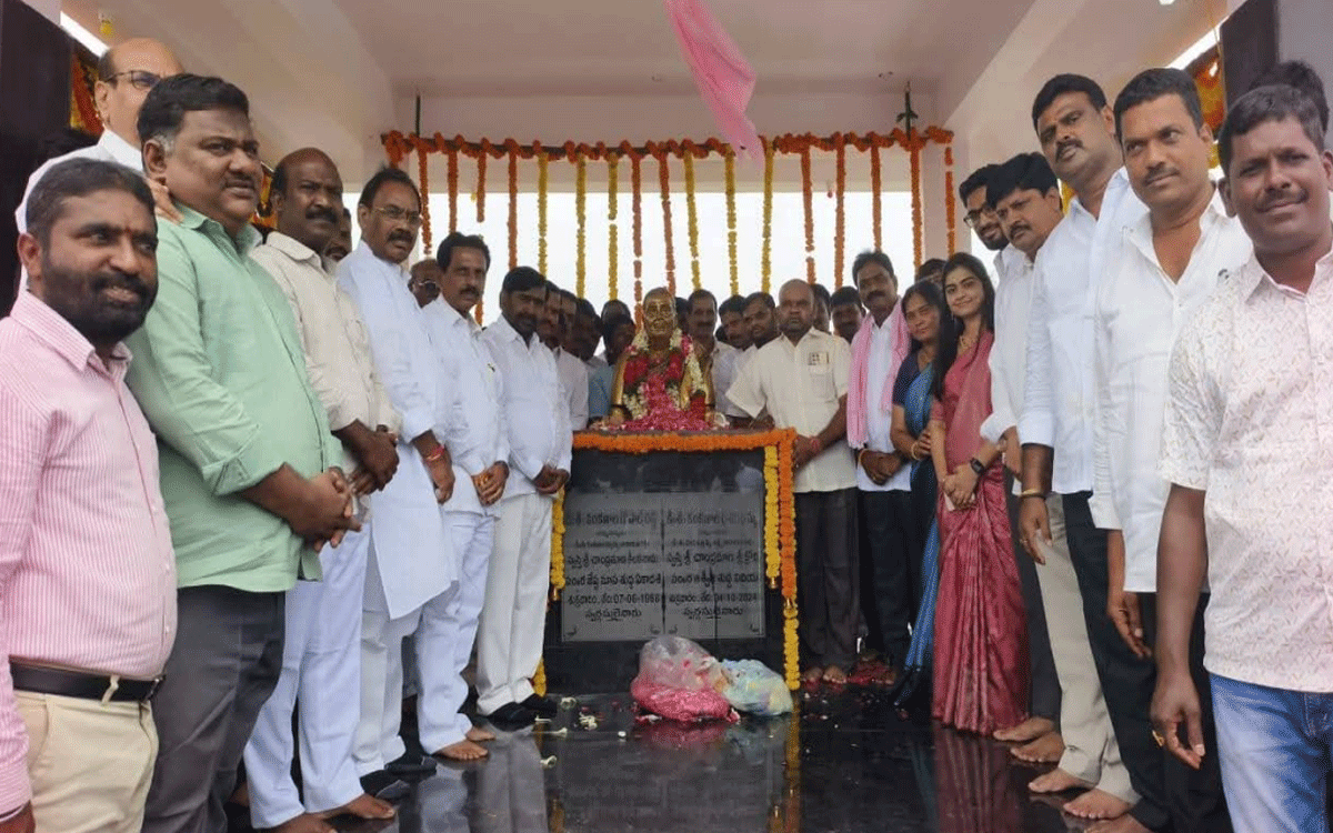 Chintapally : గొల్లపల్లిలో కంకణాల ద‌శరథమ్మ విగ్రహావిష్క‌ర‌ణ