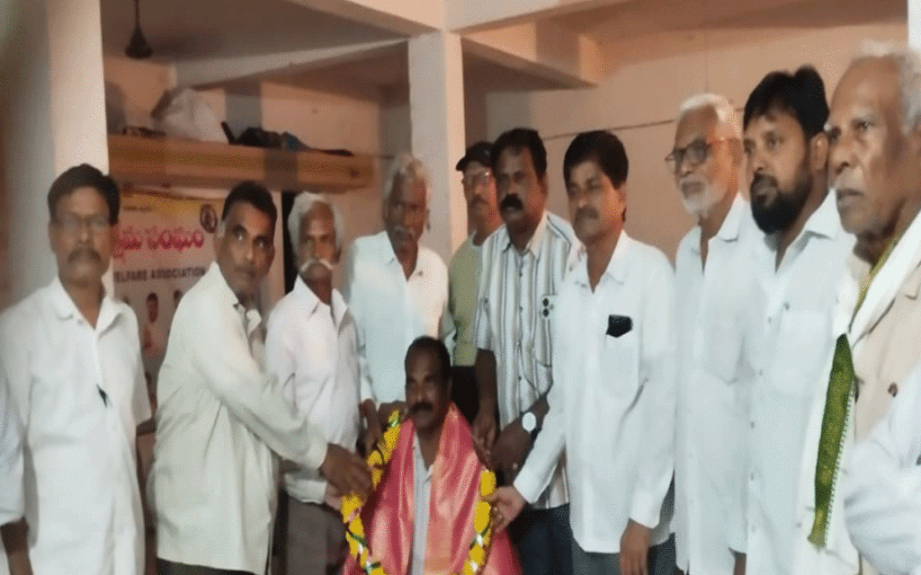 Kothagudem Urban : యూఎస్ గ్లోబ‌ల్ వ‌ర్సిటీ అవార్డు గ్రహీత కాంతయ్యకు సన్మానం