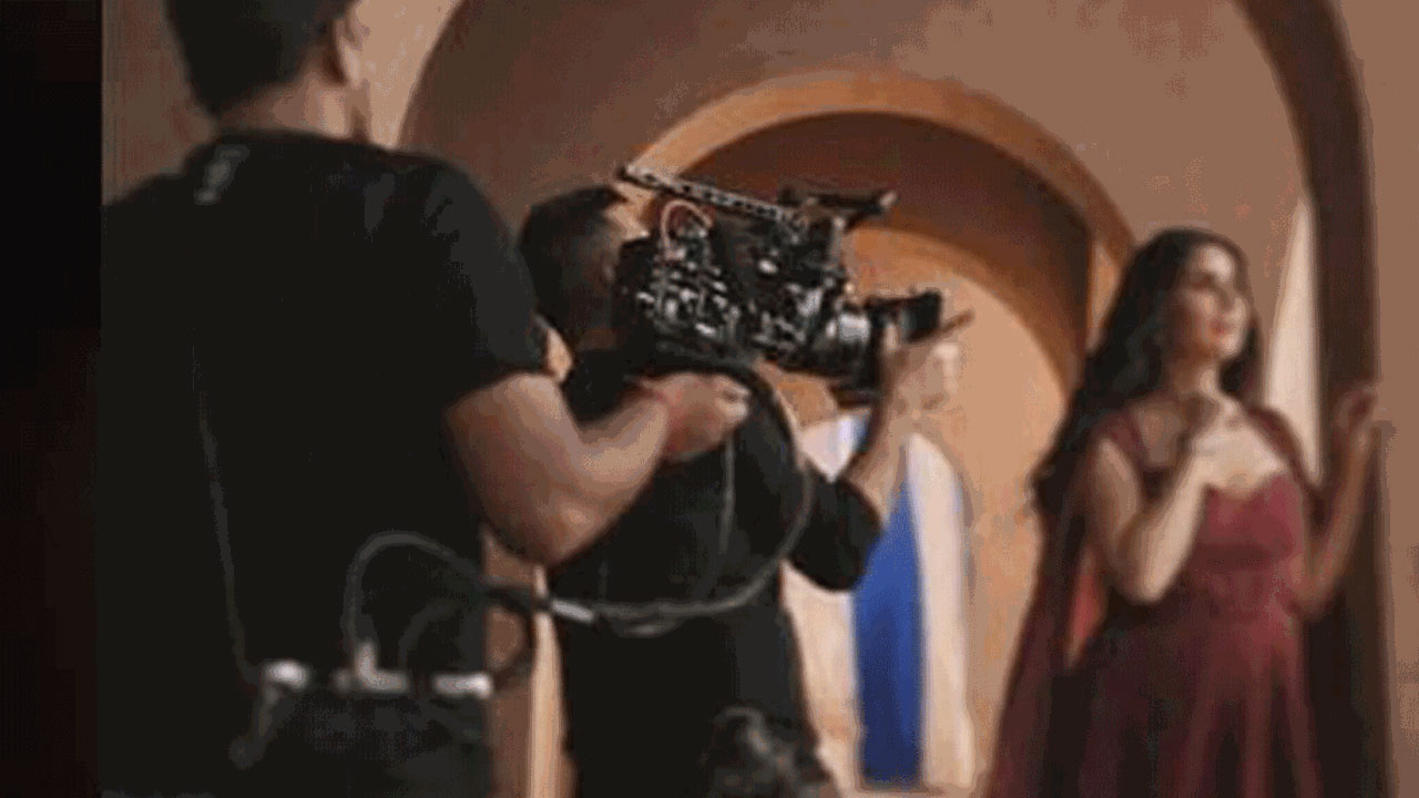 Katrina Kaif | కత్రినా కైఫ్ బేబి బంప్ ఫొటో షూట్.. ఈ పిక్‌తో క్లారిటీ వ‌చ్చిన‌ట్టేనా?