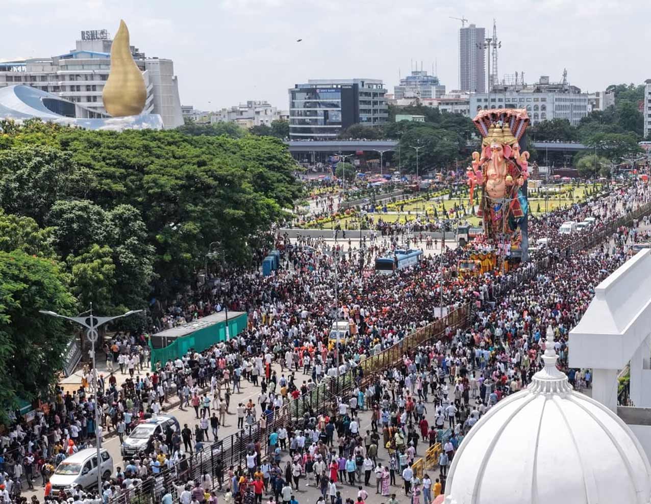 ఖైరతాబాద్‌ మహాగణపతి శోభాయాత్ర, నిమజ్జనం ఫొటోలు