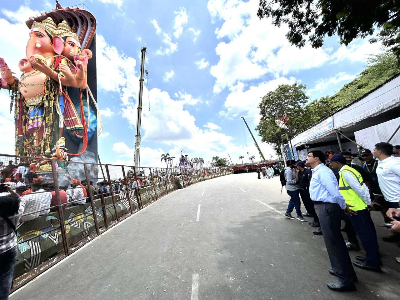 ఖైరతాబాద్‌ మహాగణపతి శోభాయాత్ర, నిమజ్జనం ఫొటోలు