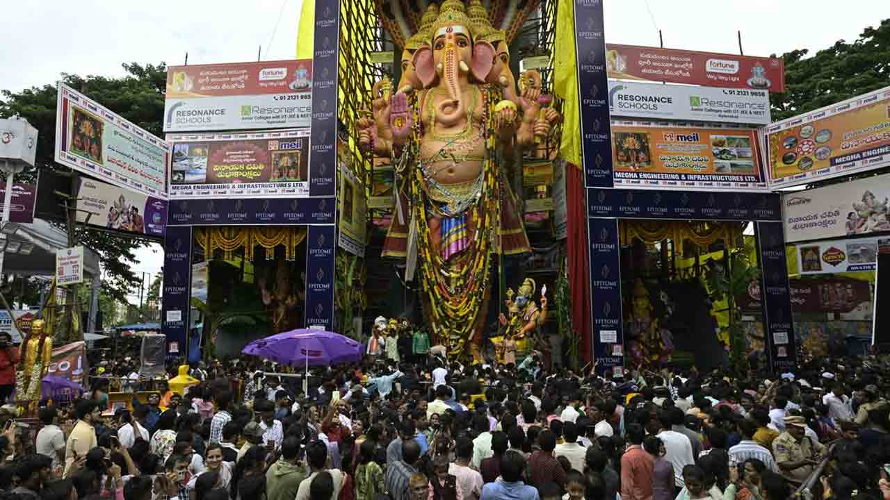 Khairatabad Ganesh | నేటి అర్ధరాత్రి వరకే ఖైరతాబాద్‌ గణనాథుడి దర్శనం..