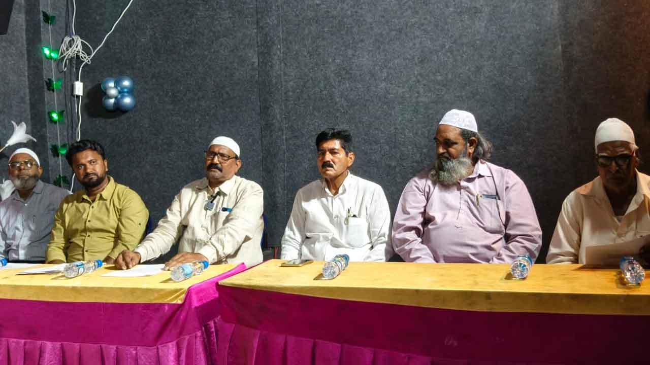 Kothagudem | ప్రభుత్వ ఖాజీ రషీద్ ఖాన్‌ తొలగింపు ..శుభకార్యాలకు అతనిని సంప్రదించవద్దు : ఎం ఏ.రజాక్