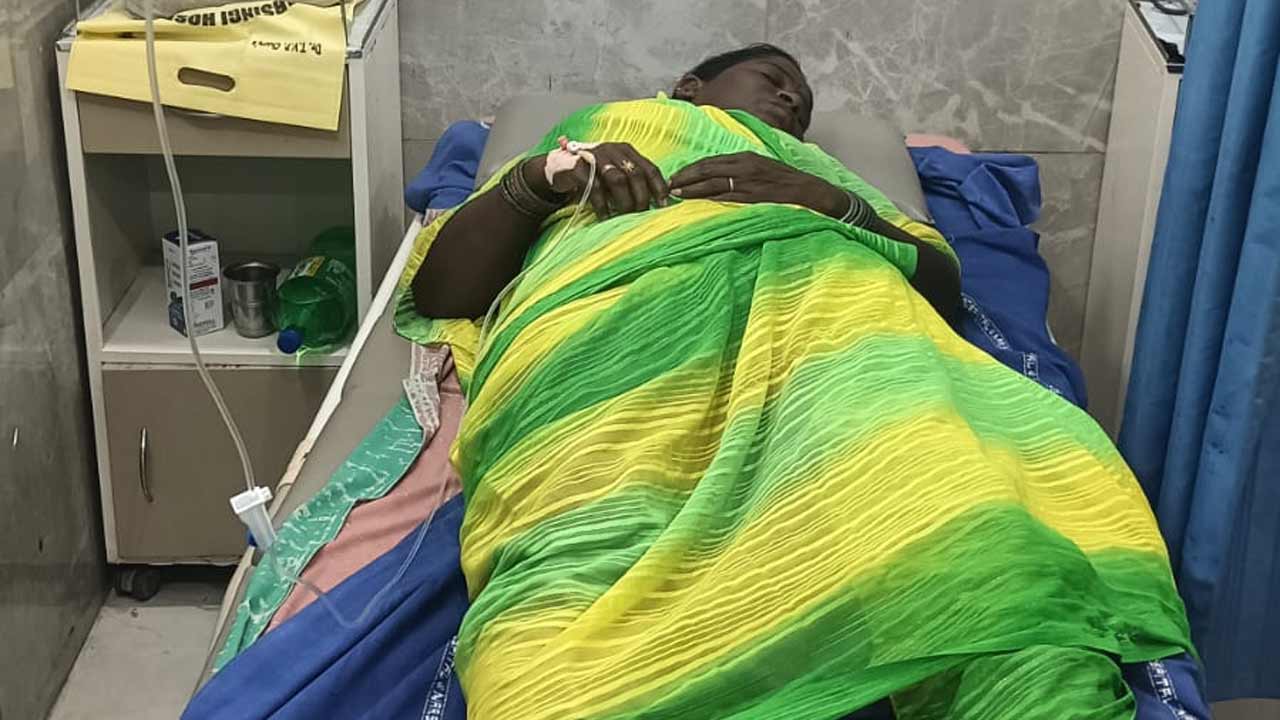 పంచాయతీ కార్యదర్శి వేధింపులు.. పారిశుధ్య కార్మికురాలి ఆత్మహత్యాయత్నం