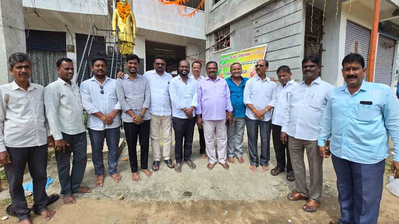 Konda Laxman Bapuji | గొప్ప పోరాట యోధుడు కొండా లక్ష్మణ్ బాపూజీ : బీఆర్‌ఎస్‌ నేతలు