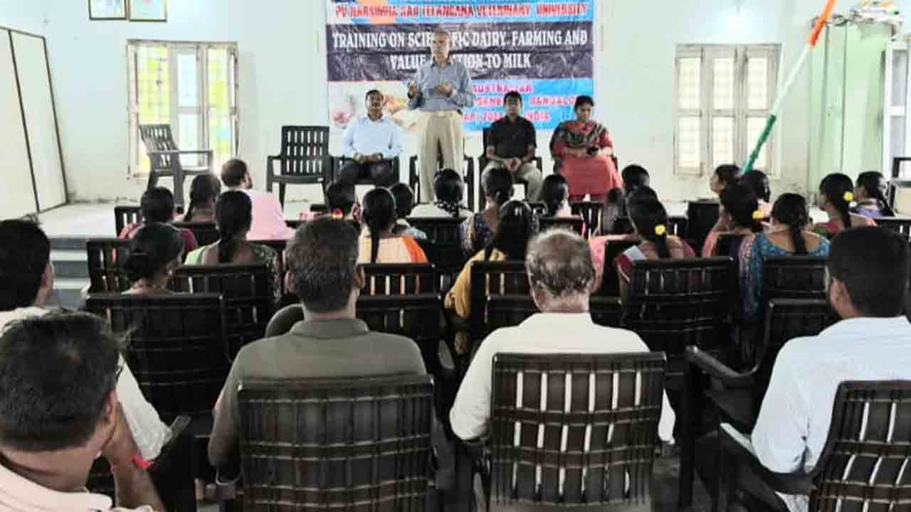 Dairy | శాస్త్రీయ పద్ధతుల్లో డెయిరీ సాగుతో అధిక లాభాలు : డాక్టర్‌ కొండల్‌రెడ్డి