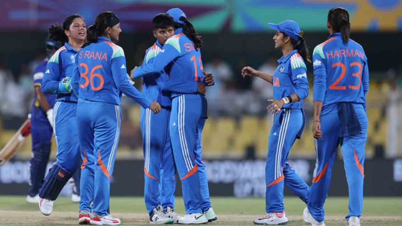 INDW vs SLW | క్రాంతి గౌడ్‌కు తొలి వికెట్.. 8 ఓవర్లకు శ్రీలంక స్కోర్..!