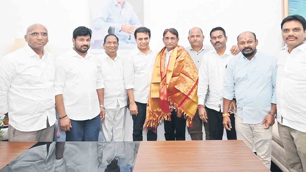 బీఆర్‌ఎస్‌ బలోపేతానికి కృషి చేయాలి