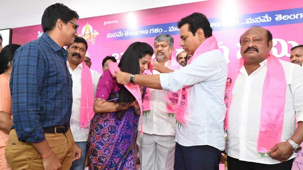 karimnagar doctors gautami reddy and rohit reddy couple joined in brs