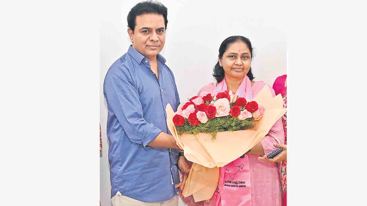 బీఆర్‌ఎస్‌లో జోష్‌.. జూబ్లీహిల్స్‌ అభ్యర్థిగా మాగంటి సునీతా గోపీనాథ్‌ ఖరారు