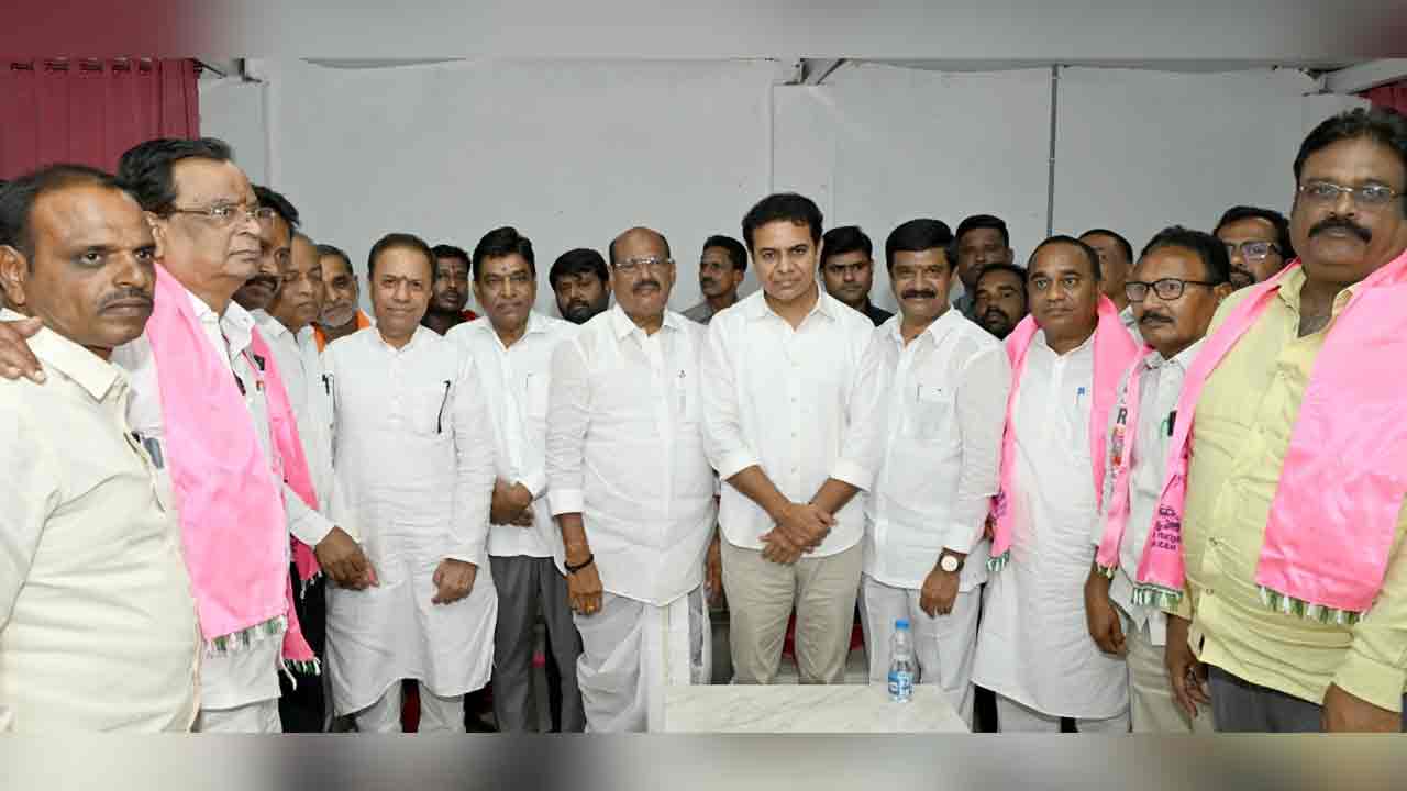 KTR | రాబోయే ఆరు నెల‌ల్లో ఉప ఎన్నిక‌లు ఖాయం.. కేటీఆర్ కీల‌క వ్యాఖ్య‌లు
