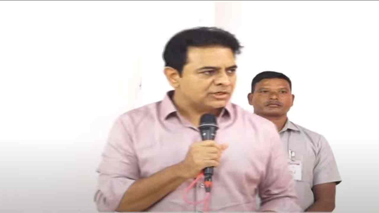 మహేశ్‌ది ప్రభుత్వ హత్యే!.. 6 నెలలుగా జీతాలు రాక బలవన్మరణం: కేటీఆర్‌