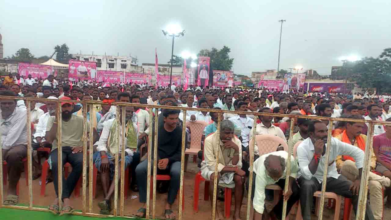 గద్వాలలో కేటీఆర్‌కు ఘనస్వాగతం పలికిన బీఆర్‌ఎస్‌ శ్రేణులు