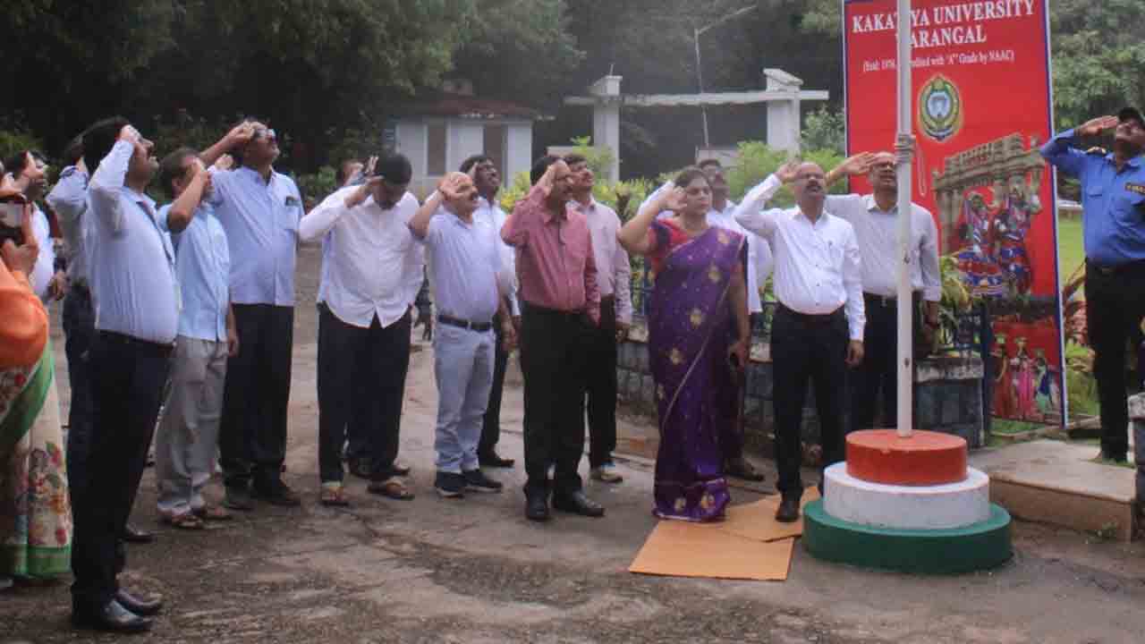 KU | ప్రజాస్వామ్యాన్ని పటిష్టంగా నిలిపే బాధ్యత మనందరిది : కేయూ రిజిస్ట్రార్‌ రాంచంద్రం