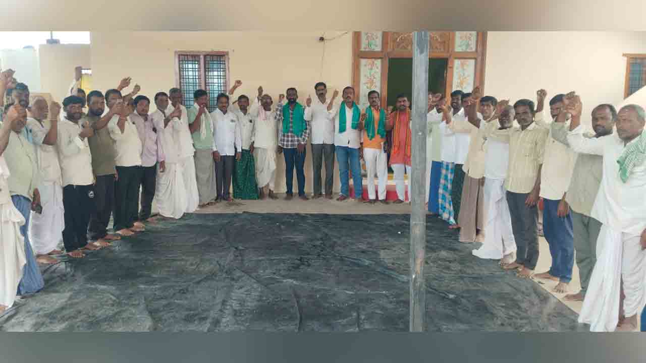 మున్నూరు కాపులు ఆర్థికంగా ఎదగాలి : కొట్టే హన్మాండ్లు