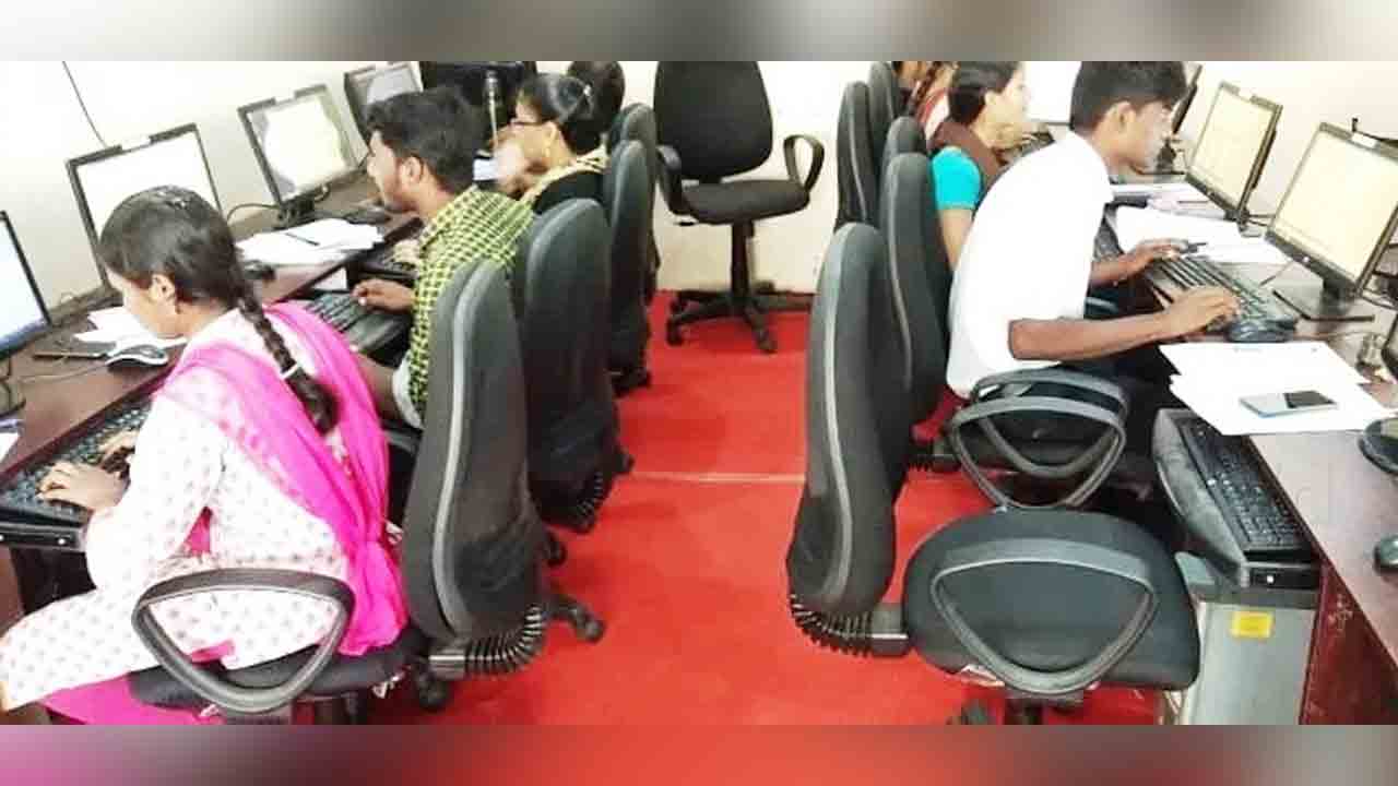 Samagra Kutumba Survey | ఏడాది కావస్తున్నా.. కుటుంబ సర్వే ఆపరేటర్లకు ఇంకా అందని పారితోషికం