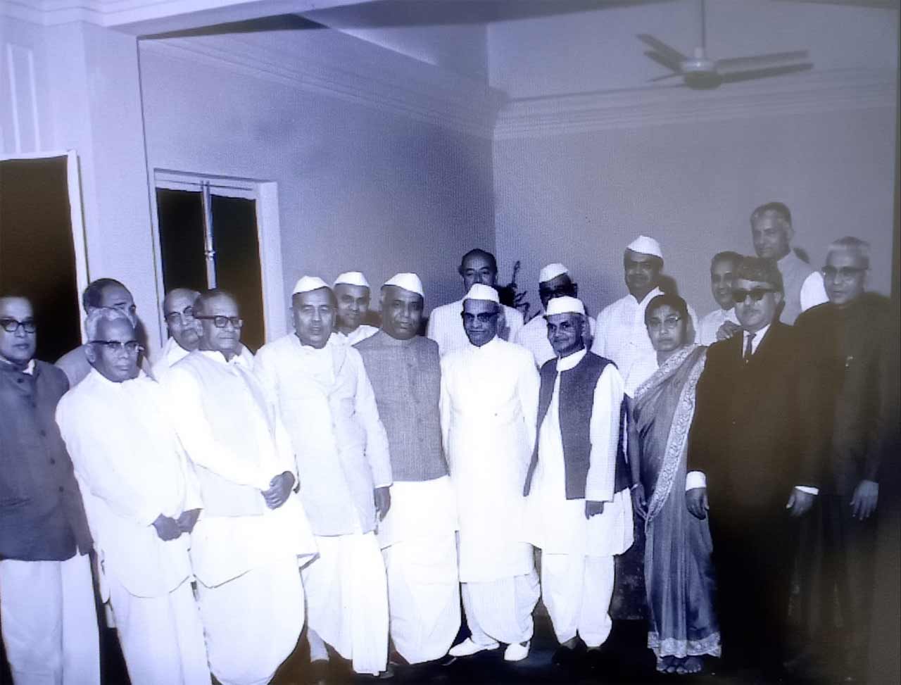 1965లో అప్పటి ముఖ్యమంత్రులతో ప్రధాని శాస్త్రి