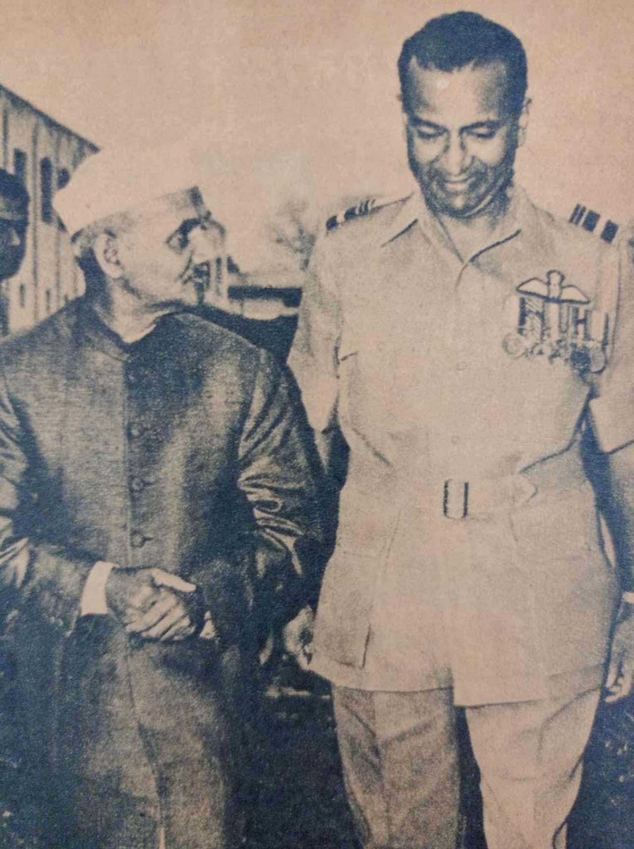 ఎయిర్‌స్టాఫ్‌ వైస్‌ చీఫ్‌ పీసీ లాల్‌తో శాస్త్రి