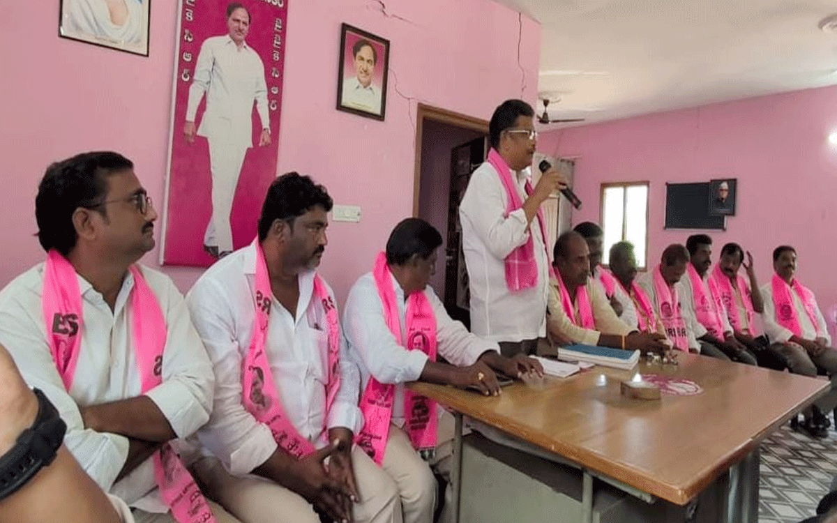 Madhira : మోసాలకు కేరాఫ్ అడ్రస్ కాంగ్రెస్ : లింగాల కమల్ రాజు