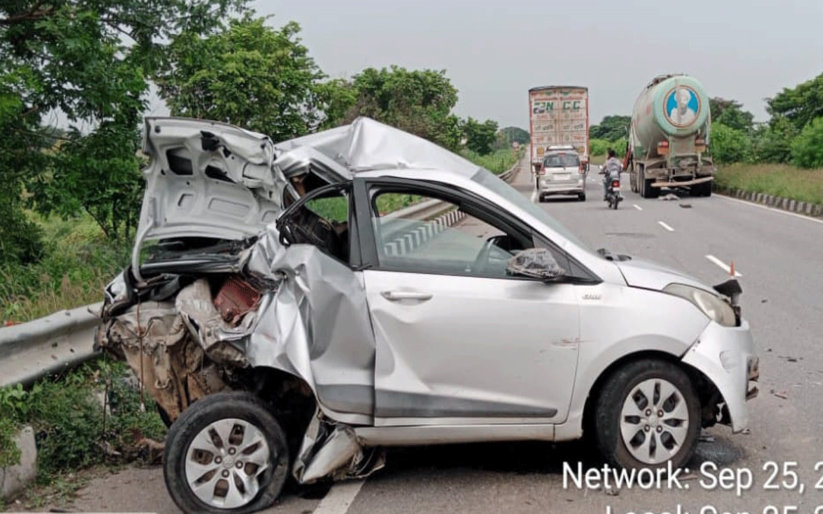 Kattangur : ఆగి ఉన్న కారును ఢీకొన్న లారీ.. బాలిక మృతి