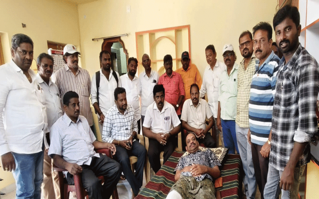 Madhira : 'జర్నలిస్టులకు హెల్త్ కార్డులు మంజూరు చేయాలి'