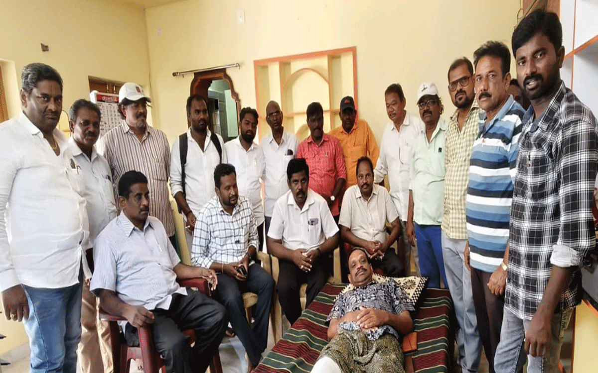 Madhira : ‘జర్నలిస్టులకు హెల్త్ కార్డులు మంజూరు చేయాలి’