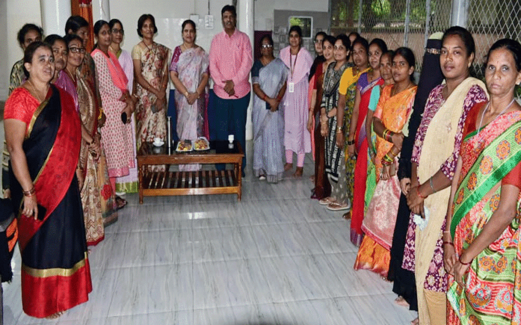 Ramavaram : వృత్తి విద్య‌ల ద్వారా స్వ‌యం ఉపాధి అవ‌కాశాలు : మధురవాణి