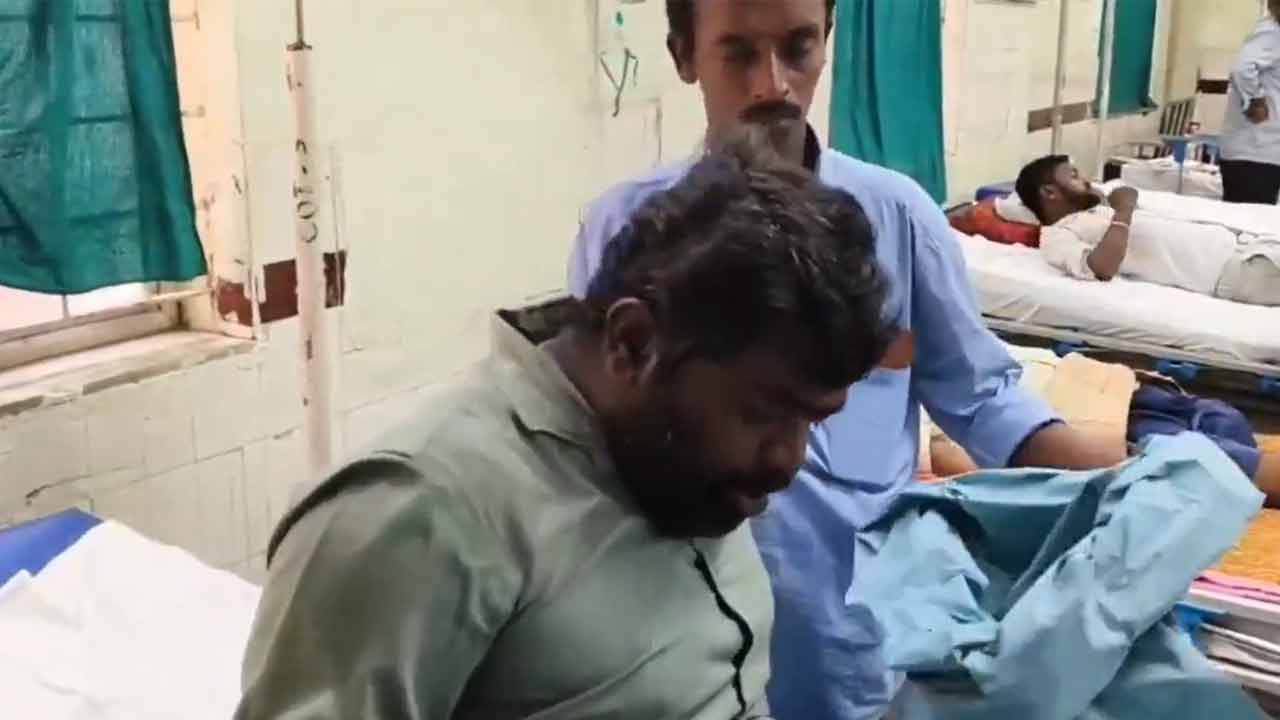 Suryapeta | ఔట్ సోర్సింగ్ ఉద్యోగి ఆత్మ‌హ‌త్యాయ‌త్నం.. రేవంత్‌పై ఉద్యోగుల ఆగ్ర‌హం