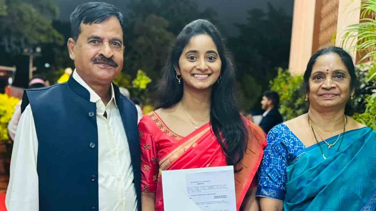 Manda Apoorva | సివిల్స్‌‍తో పాటు గ్రూప్‌-1 విజయాన్ని సాధించిన మంద అపూర్వ ..ఖమ్మం డిప్యూటీ కలెక్టర్‌గా పోస్టింగ్‌