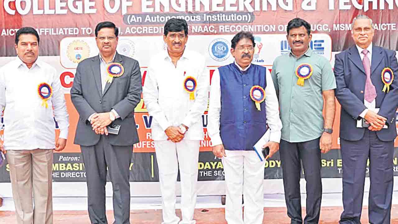 ఎల్లంకిలో మెగా జాబ్‌మేళా సక్సెస్‌