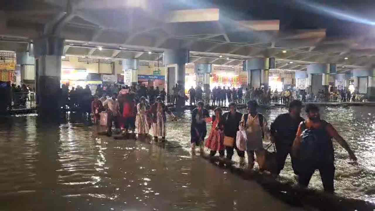 MGBS | నీట మునిగిన ఎంజీబీఎస్.. తాత్కాలికంగా మూసివేత‌.. వీడియో