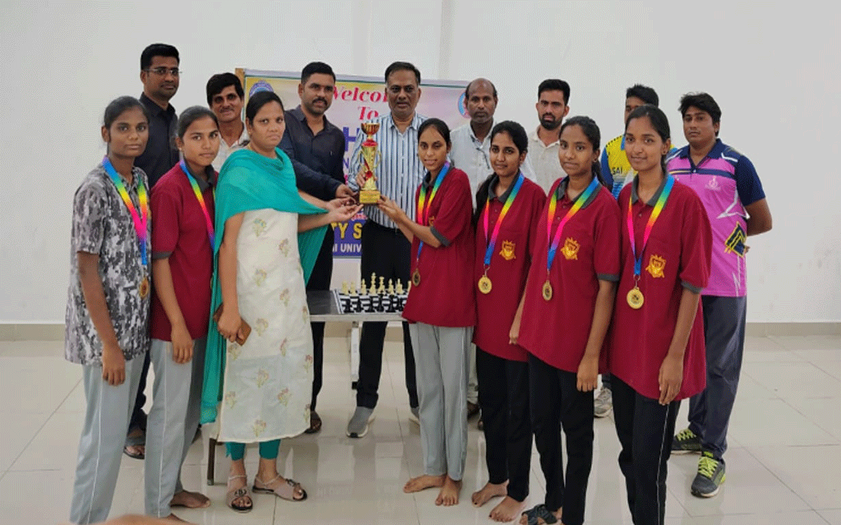 Ramagiri ; జాతీయ స్థాయిలో ఎంజీయూ ఖ్యాతి చాటాలి : మిర్యాల రమేశ్‌ కుమర్