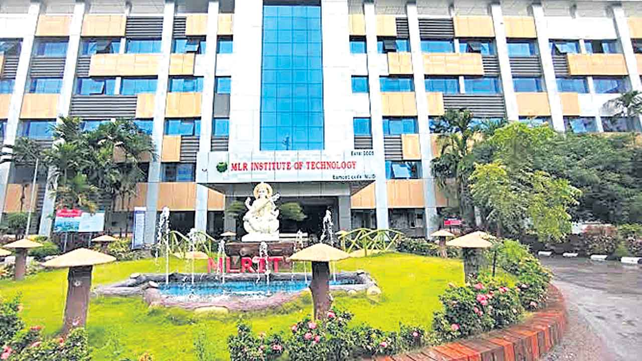 క్రీడాకారులకు బాసటగా ఎంఎల్‌ఆర్‌ఐటీ