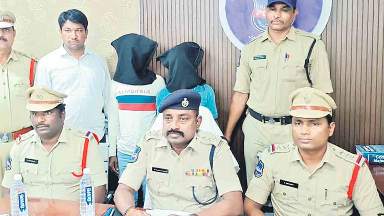 రూ.300 కిరాయి ఇవ్వకుండా ఆటో డ్రైవర్‌ హత్య