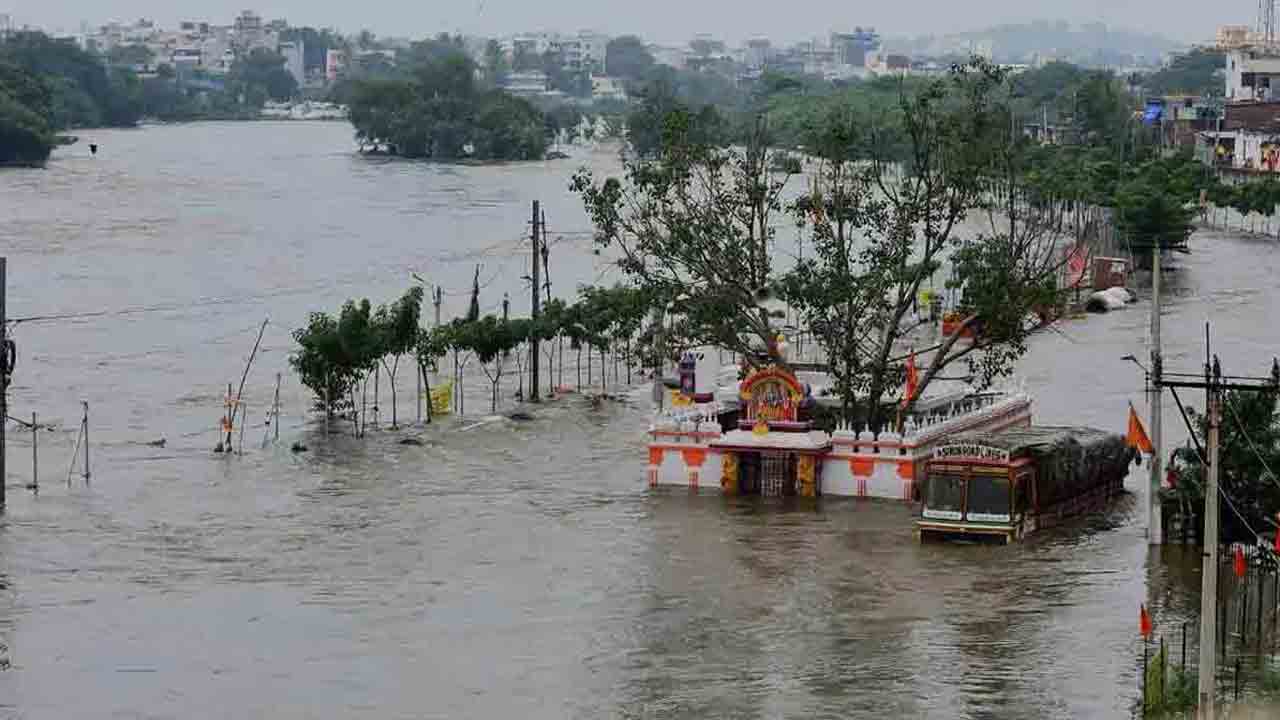 Heavy Rains | రంగారెడ్డి, వికారాబాద్‌ జిల్లాల్లో భారీ నుంచి అతిభారీ వర్షాలు.. మూసీకి పొంచి ఉన్న భారీ వరద ముప్పు