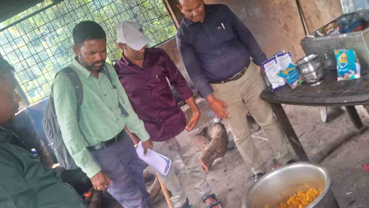 Narnoor | విద్యార్థులకు రుచికరమైన భోజనం వడ్డించాలి  : గిర్దావార్ తిరుపతి