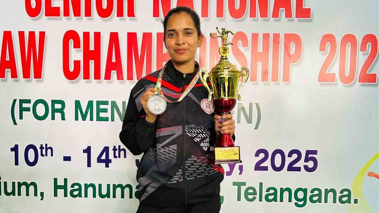 Navata | మోకాలి సర్జరీ తర్వాత మళ్లీ బరిలోకి దిగి.. రజత పతకం గెలుచుకున్న సెపక్‌తక్రా క్రీడాకారిణి నవత