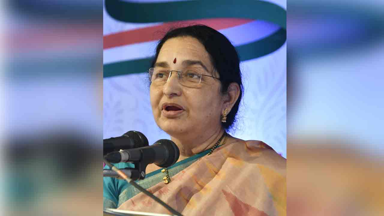 Nellutla Ramadevi | ర‌చ‌యిత్రి, కాల‌మిస్ట్ నెల్లుట్ల ర‌మాదేవికి కాళోజీ పుర‌స్కారం