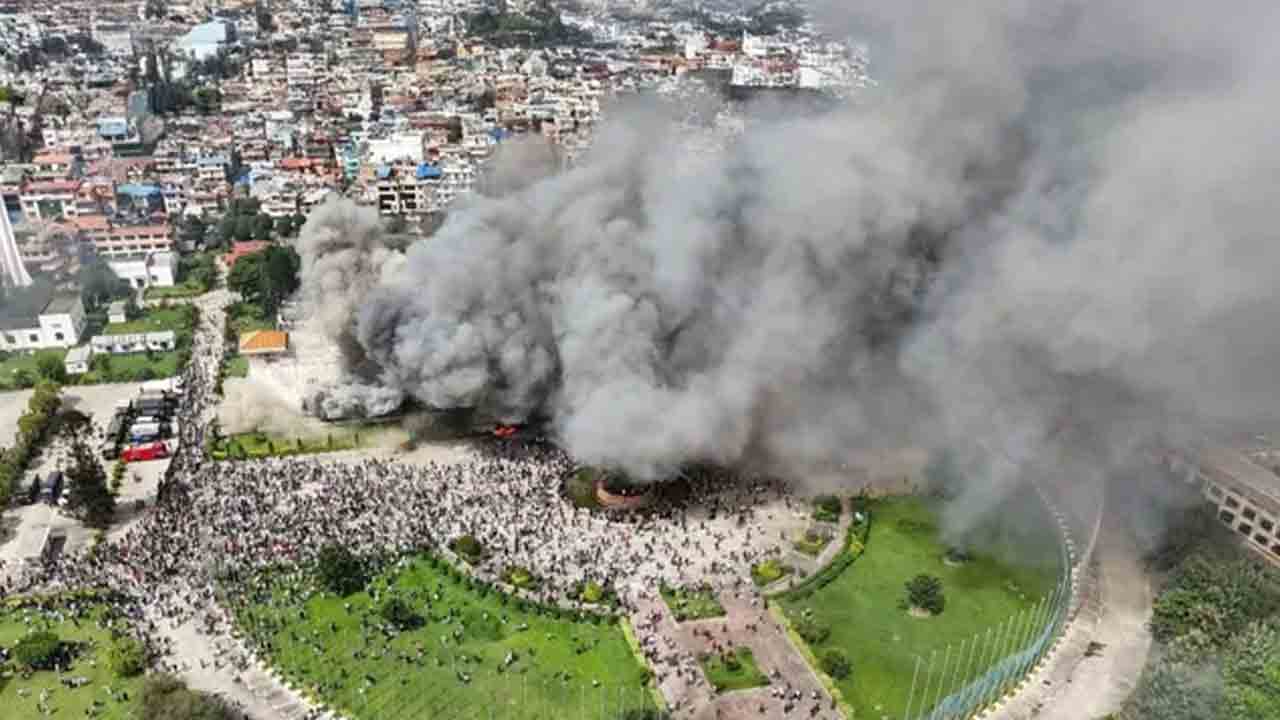 AP News | మూడు రోజులుగా హోటల్‌ గదిలోనే.. నేపాల్‌లో చిక్కుకున్న రాయలసీమవాసులు