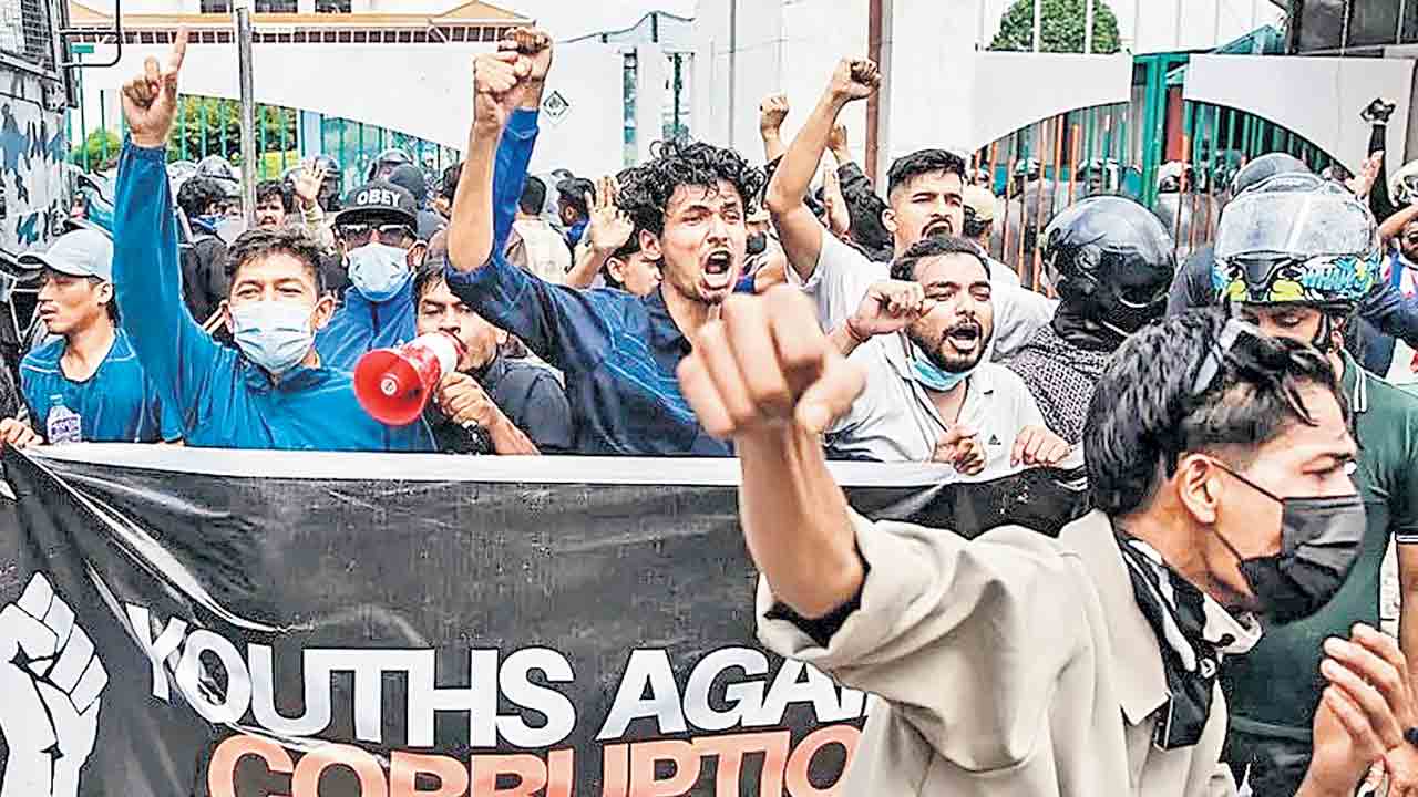 విప్లవమా.. సాధ్యమా?