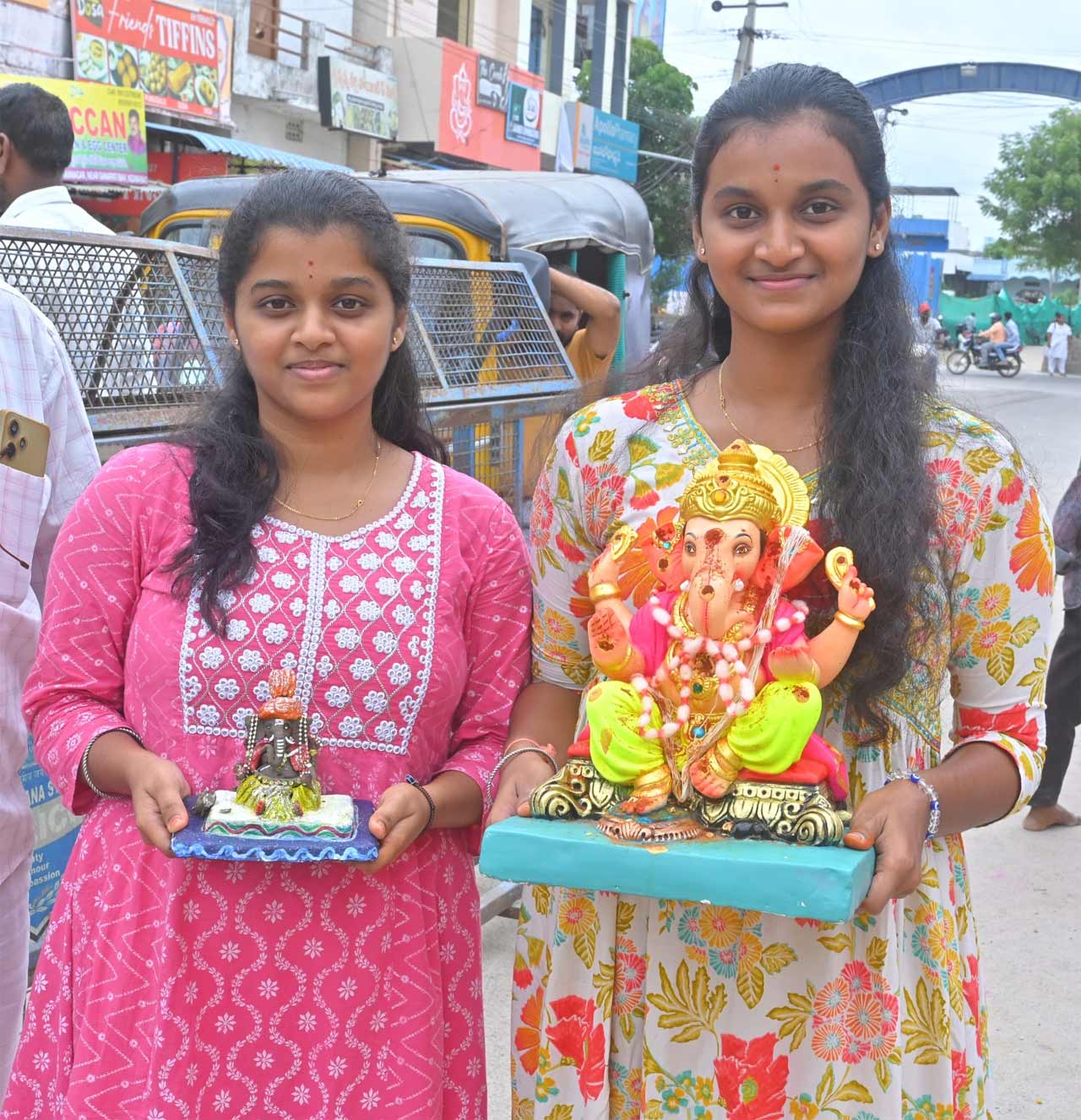 నిజామాబాద్‌ జిల్లా కేంద్రంలో అంగరంగ వైభవంగా నిమజ్జనం.. (Photos Credit : నమస్తే తెలంగాణ స్టాఫ్‌ ఫొటోగ్రాఫర్‌, నిజామాబాద్‌)