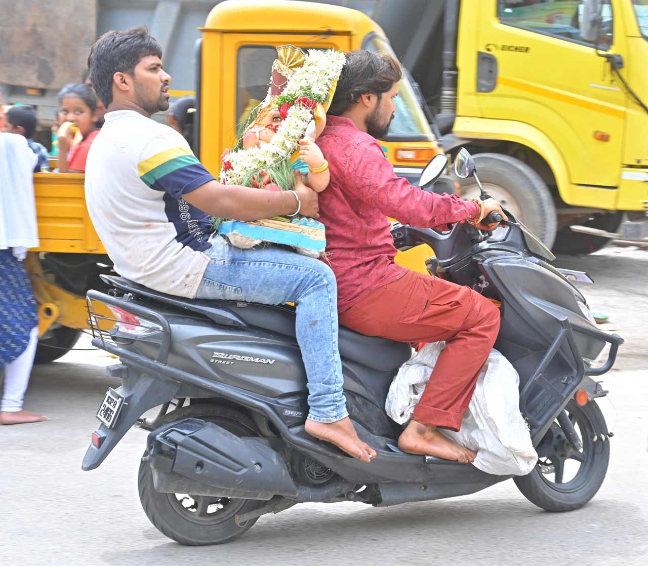 నిజామాబాద్‌ జిల్లా కేంద్రంలో అంగరంగ వైభవంగా నిమజ్జనం.. (Photos Credit : నమస్తే తెలంగాణ స్టాఫ్‌ ఫొటోగ్రాఫర్‌, నిజామాబాద్‌)