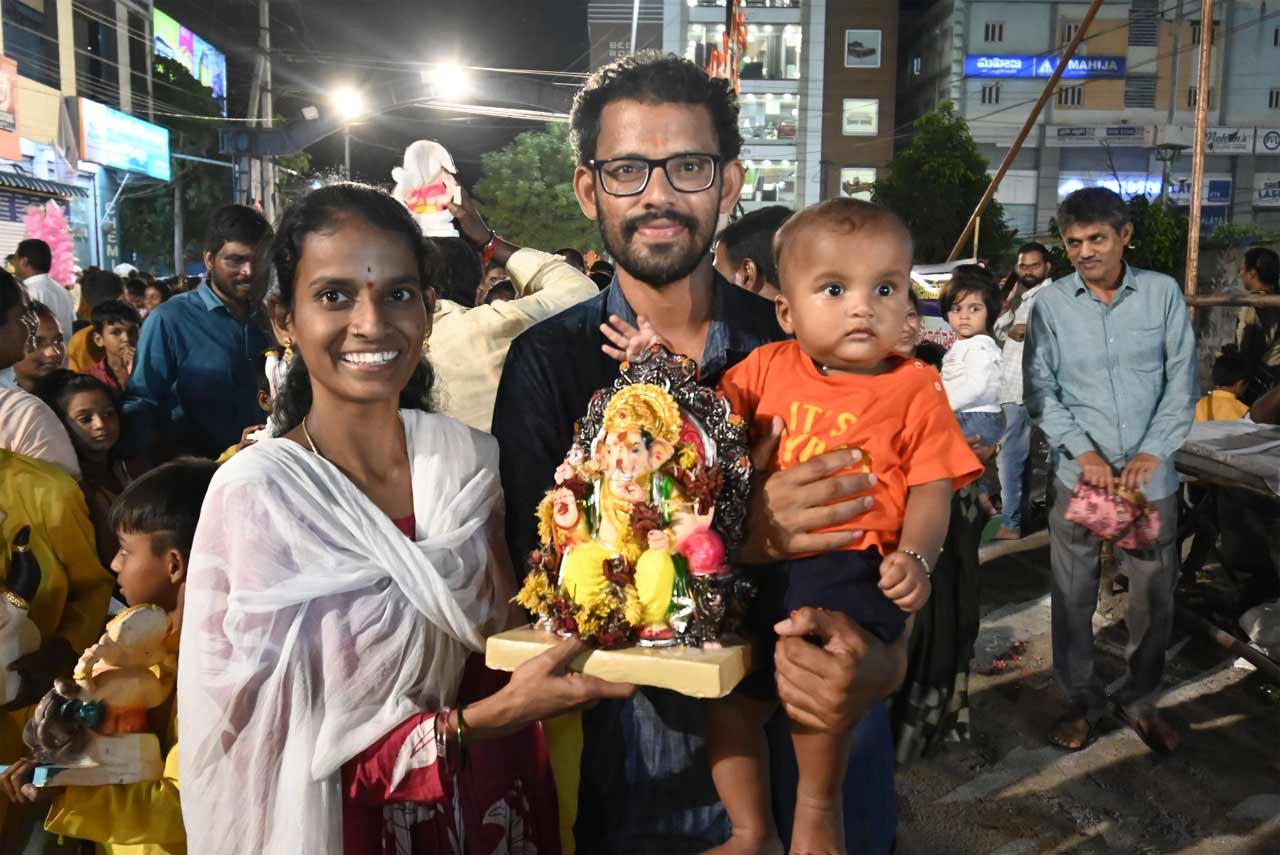 నిజామాబాద్‌ జిల్లా కేంద్రంలో అంగరంగ వైభవంగా నిమజ్జనం.. (Photos Credit : నమస్తే తెలంగాణ స్టాఫ్‌ ఫొటోగ్రాఫర్‌, నిజామాబాద్‌)