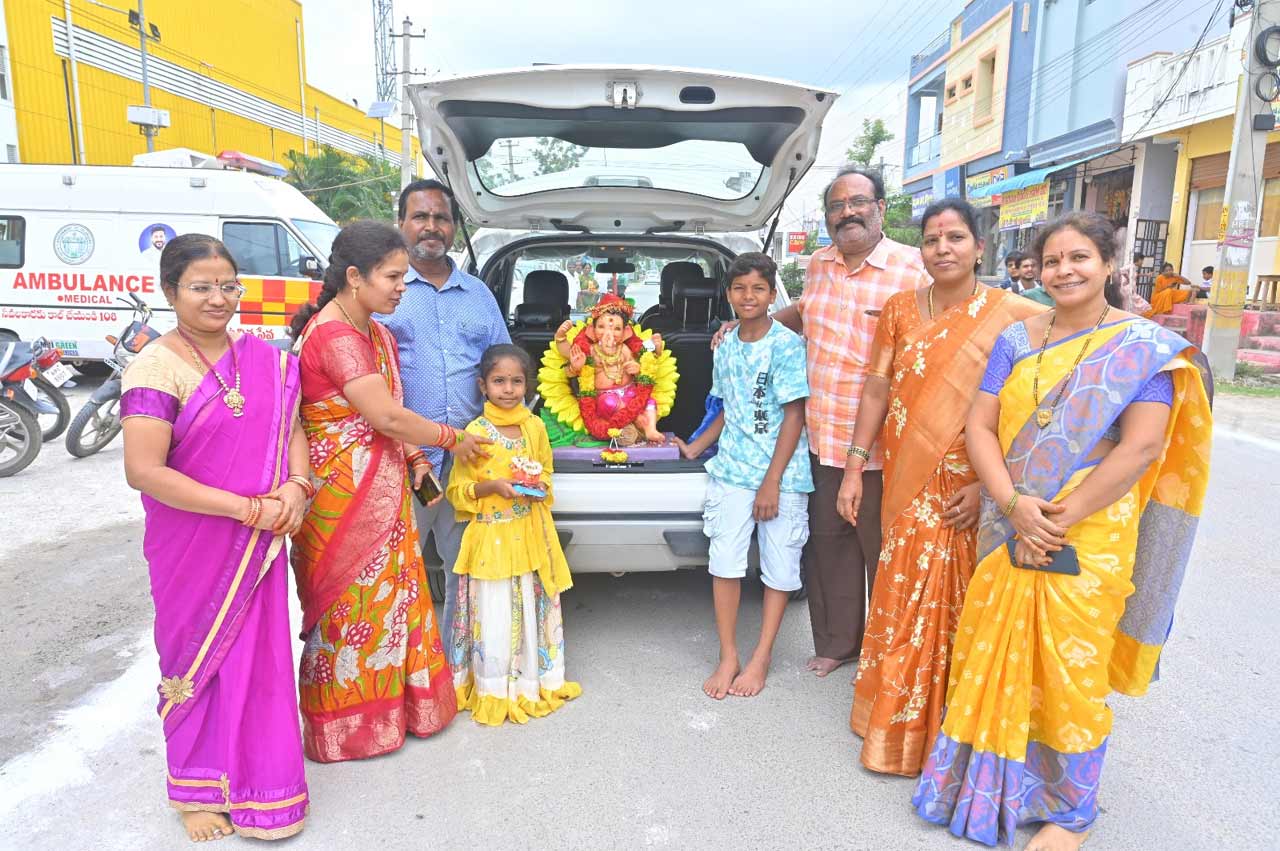 నిజామాబాద్‌ జిల్లా కేంద్రంలో అంగరంగ వైభవంగా నిమజ్జనం.. (Photos Credit : నమస్తే తెలంగాణ స్టాఫ్‌ ఫొటోగ్రాఫర్‌, నిజామాబాద్‌)