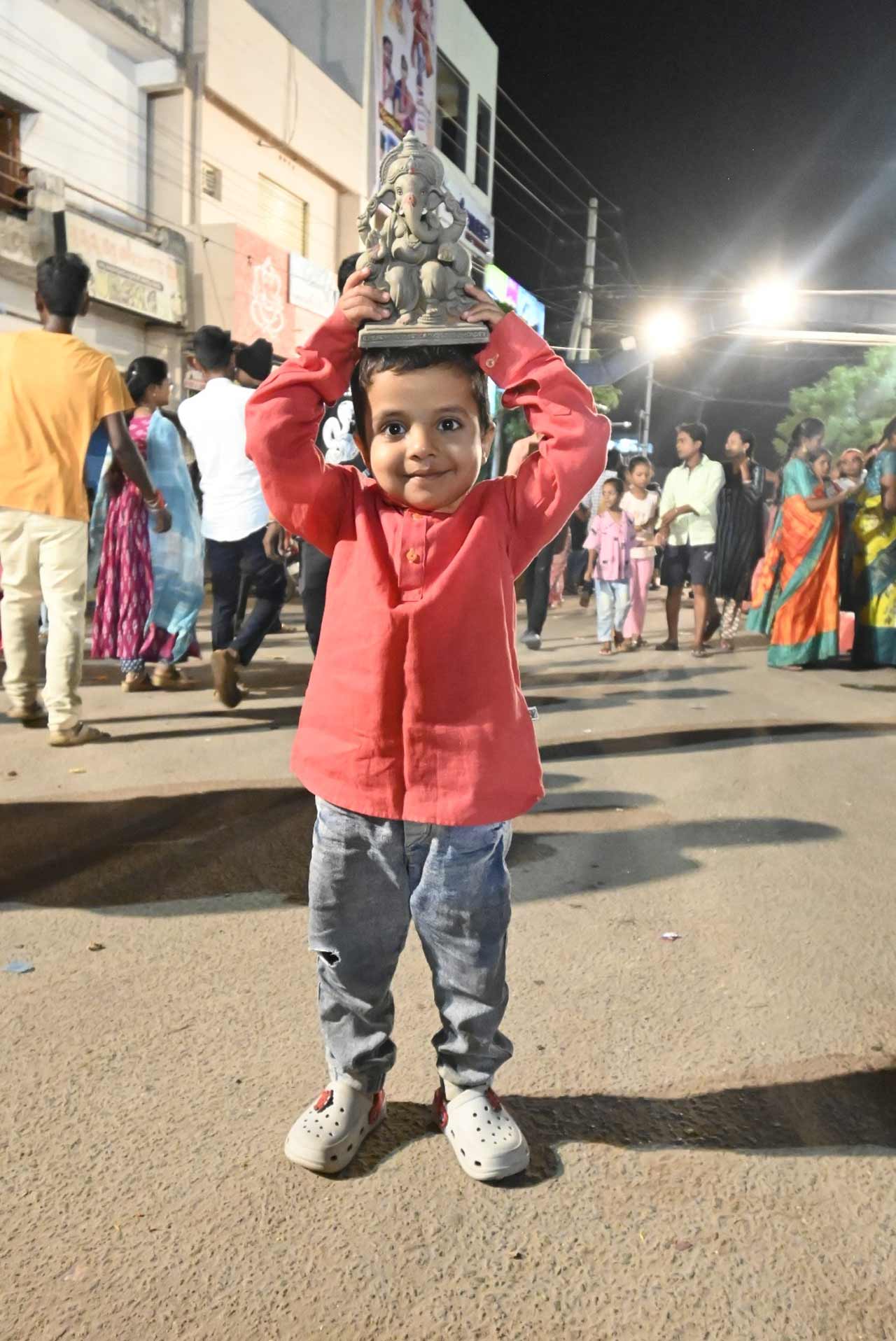 నిజామాబాద్‌ జిల్లా కేంద్రంలో అంగరంగ వైభవంగా నిమజ్జనం.. (Photos Credit : నమస్తే తెలంగాణ స్టాఫ్‌ ఫొటోగ్రాఫర్‌, నిజామాబాద్‌)
