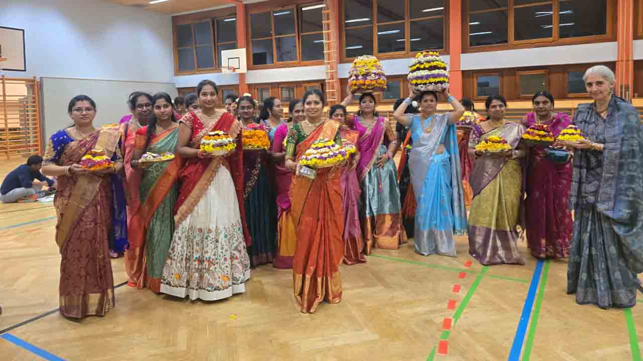 ఆస్ట్రియా దేశంలో ఘనంగా బతుకమ్మ సంబురాలు