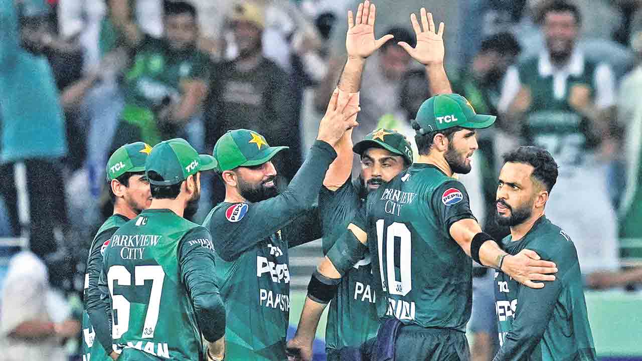 ఫైనల్‌కు పాక్‌.. భారత్‌తో ఆసియా కప్‌ టైటిల్‌ పోరు