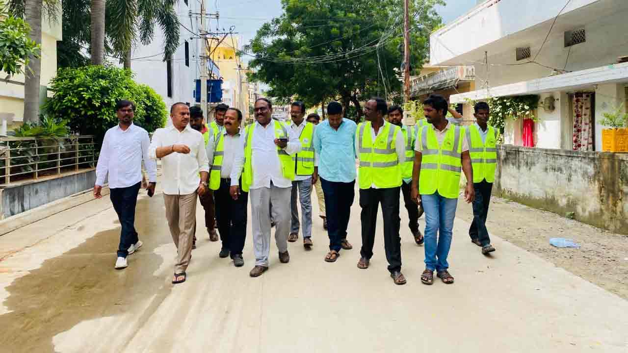 Patancheru | విద్యుత్ సమస్యలు పరిష్కరించేందుకు కృషి : ప‌టాన్‌చెరు కార్పొరేట‌ర్