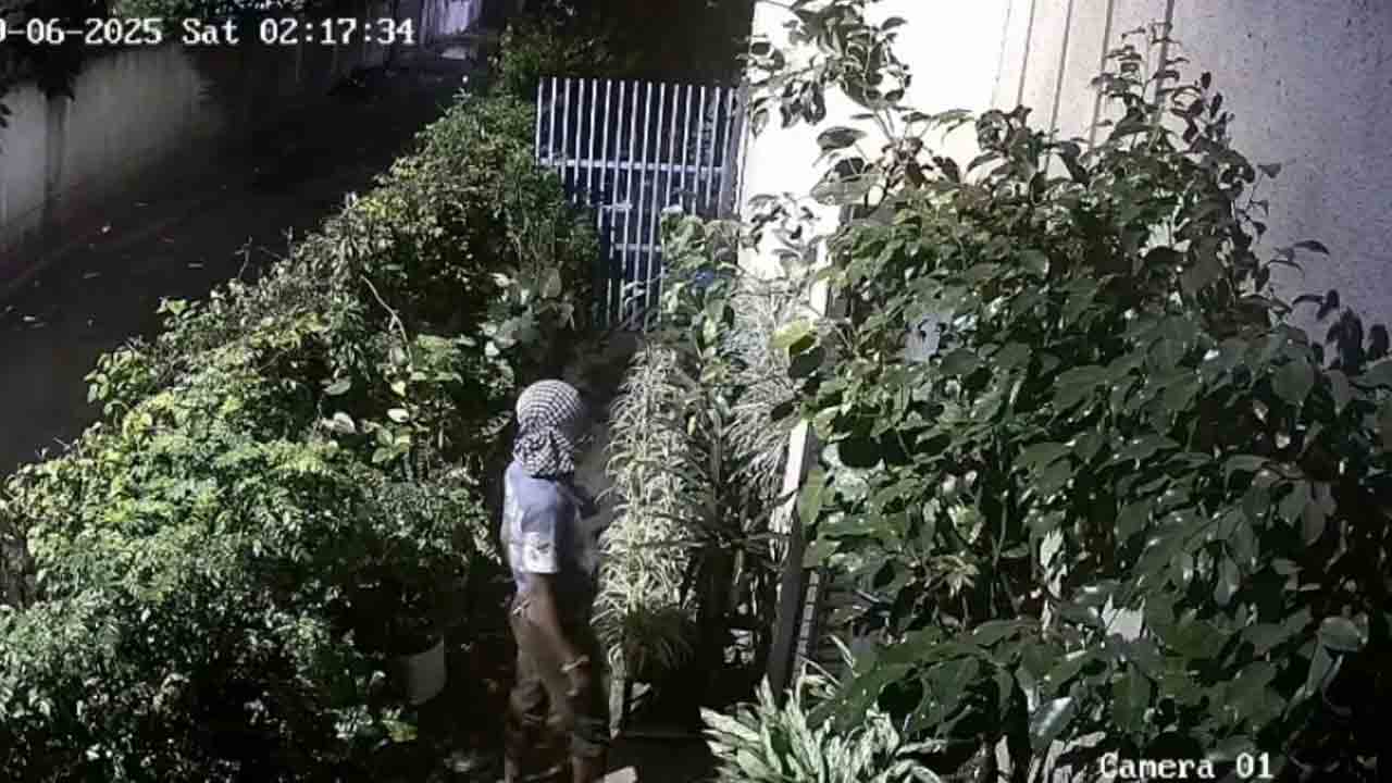 PCC Chief | పీసీసీ అధ్యక్షుడి ఇంట్లో దొంగల బీభత్సం.. సెల్‌ఫోన్లు, విలువైన వస్తువులు..