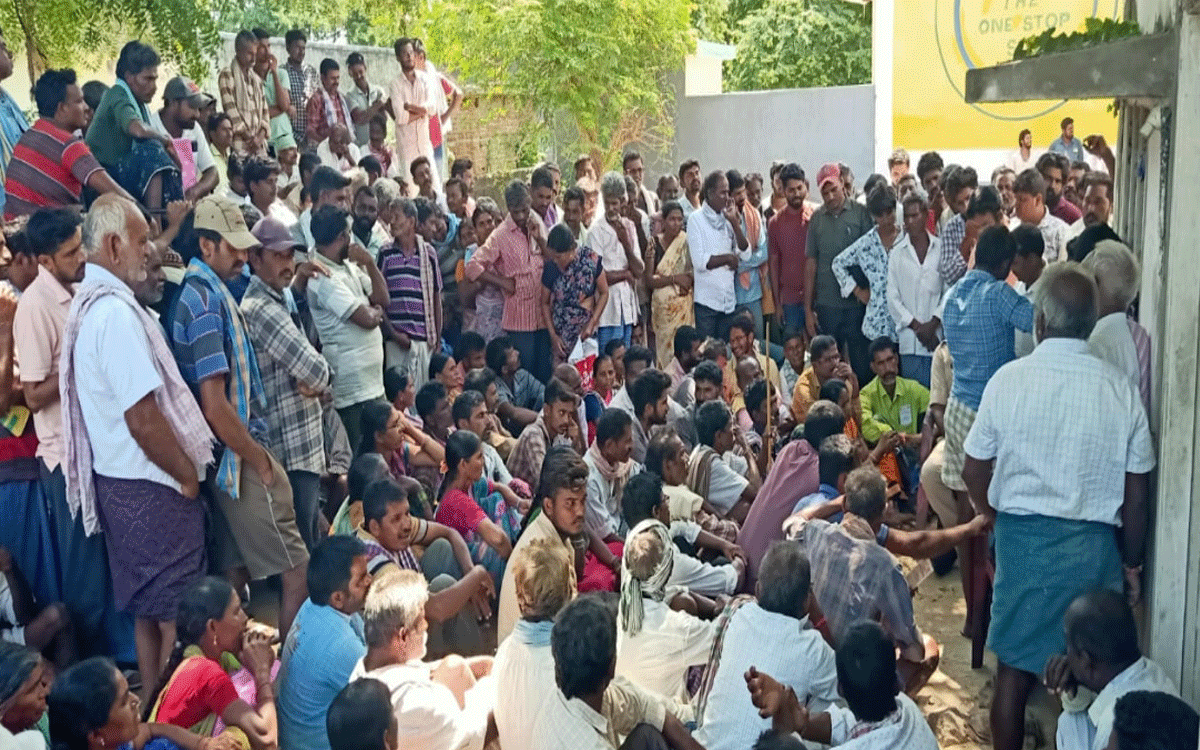 Penpahad : ‘సొసైటీ వద్దే యూరియా టోకెన్లు ఇవ్వాలి’